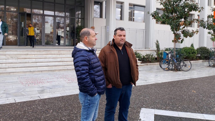 Αγρότες κατέθεσαν αγωγή για τον βανδαλισμό των τρακτέρ τους