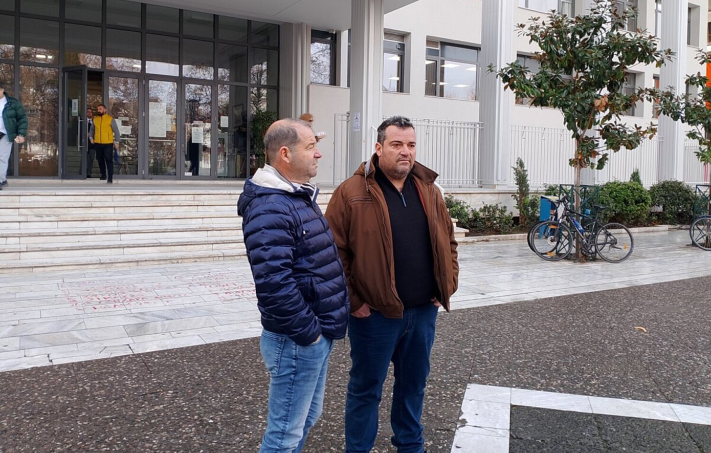 Αγρότες κατέθεσαν αγωγή για τον βανδαλισμό των τρακτέρ τους