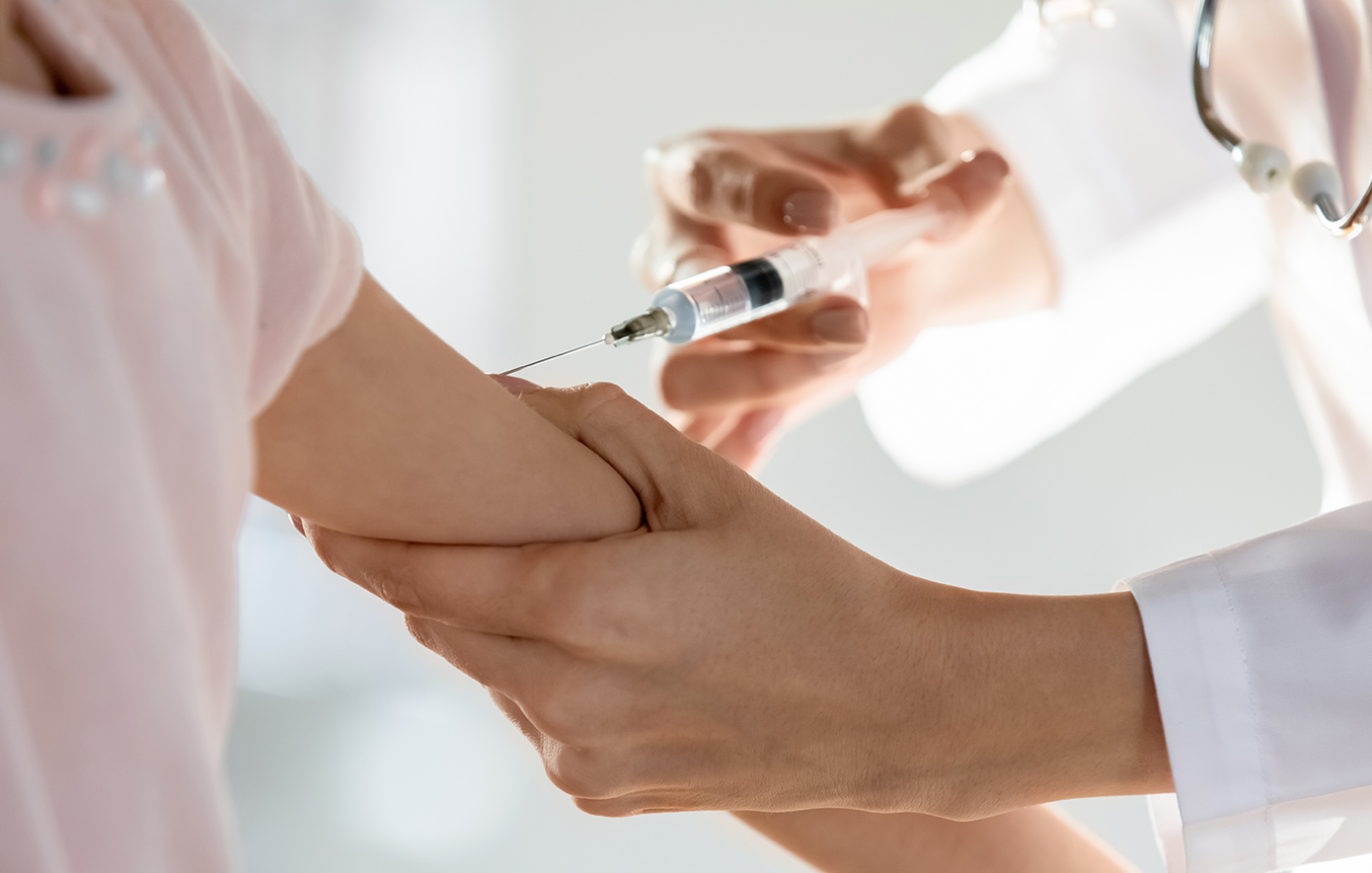 Αυξάνεται η γρίπη: Έκκληση Ψαλτοπούλου για εμβολιασμό – Προβλέπονται δύσκολες εβδομάδες