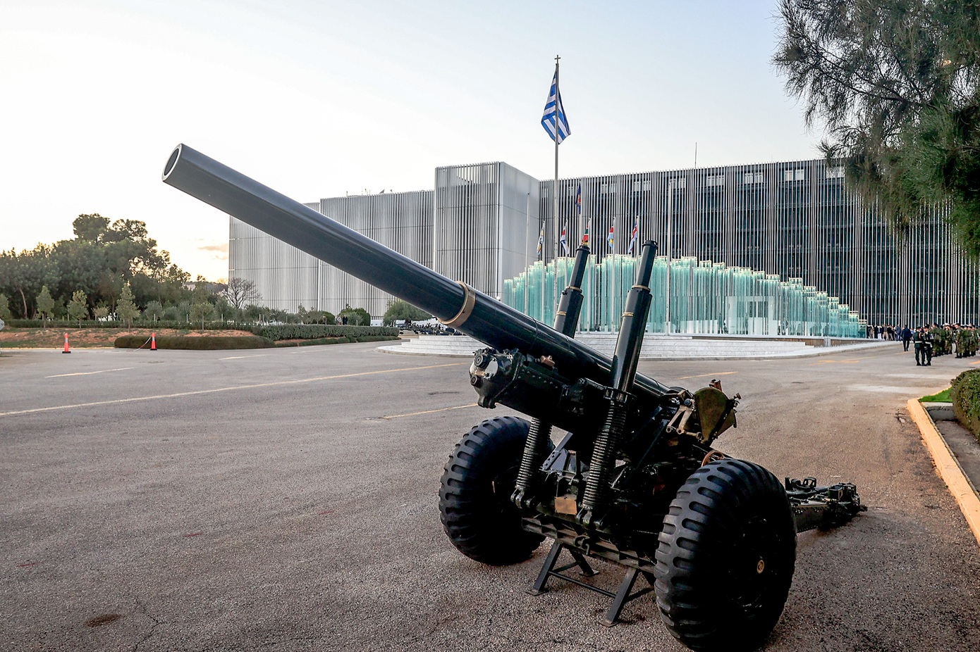 Ανακατατάξεις στις Ένοπλες Δυνάμεις: Οι νέοι αντιστρατήγοι, αντιναύαρχοι και αντιπτεράρχοι – Προαγωγές και αποστρατεύσεις