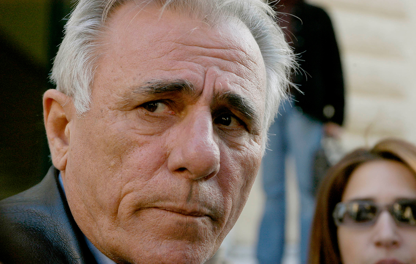 Σε στενό οικογενειακό περιβάλλον η κηδεία του Σπύρου Καρατζαφέρη – Το συγκινητικό «αντίο» από την κόρη του