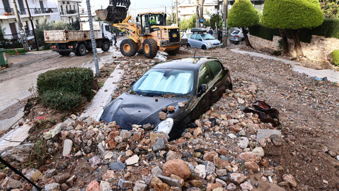 Καταστροφικές πλημμύρες σε Γλυφάδα και Βούλα: Παραβλέψαμε τα ρέματα και τη γεωμορφολογία, δηλώνει ο Λέκκας