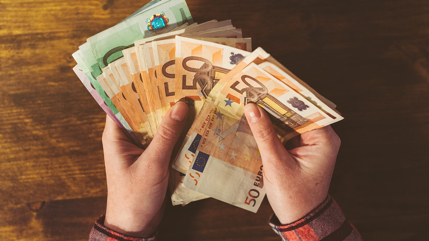 Καταφθάνει νέο επίδομα 750 ευρώ για εργαζόμενους