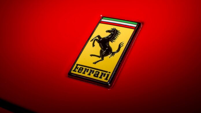Επιχειρηματίας αγόρασε Ferrari 256.000 ευρώ και δημιούργησε πλαστή εταιρεία ενοικίασης για να παρακάμψει τον ΦΠΑ