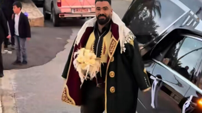 Άνδρας έφτασε στην εκκλησία για γάμο με νεκροφόρα – Δείτε το εκπληκτικό βίντεο