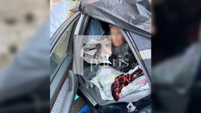 Απίστευτο: 87χρονη ζει σε αυτοκίνητο καλυμμένο με εφημερίδες και την λήστεψαν – «Θέλω εργασία, όχι φιλανθρωπία»