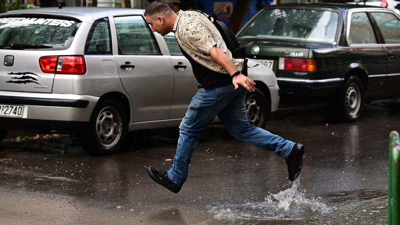 Η κυκλοφορία οχημάτων ανεστάλη εξαιτίας της σφοδρής βροχόπτωσης σε Κιλκίς, Σέρρες και Χαλκιδική
