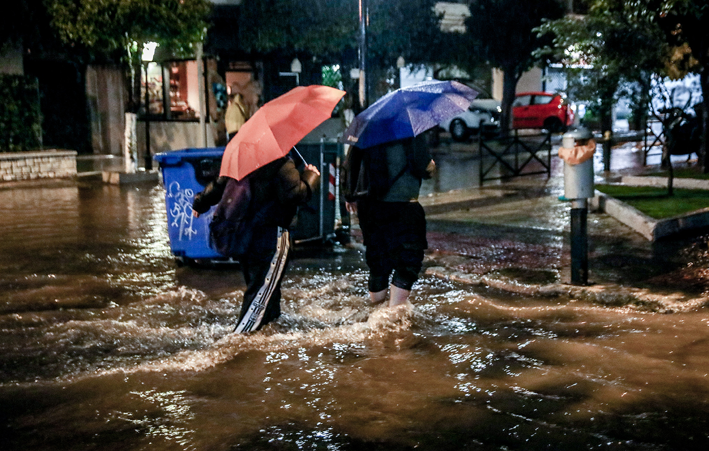 Επείγουσα ειδοποίηση για καιρική επιδείνωση, επηρεάζει και την Αττική – Πορτοκαλί συναγερμός για έντονες βροχοπτώσεις και καταιγίδες