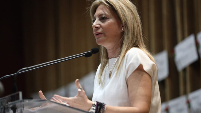 Στο πλευρό της Καρυστιανού ο δικηγόρος της για τις αμβλώσεις: «Τα δικαιώματα της γυναίκας υπερτερούν αυτών ενός αγέννητου παιδιού;»