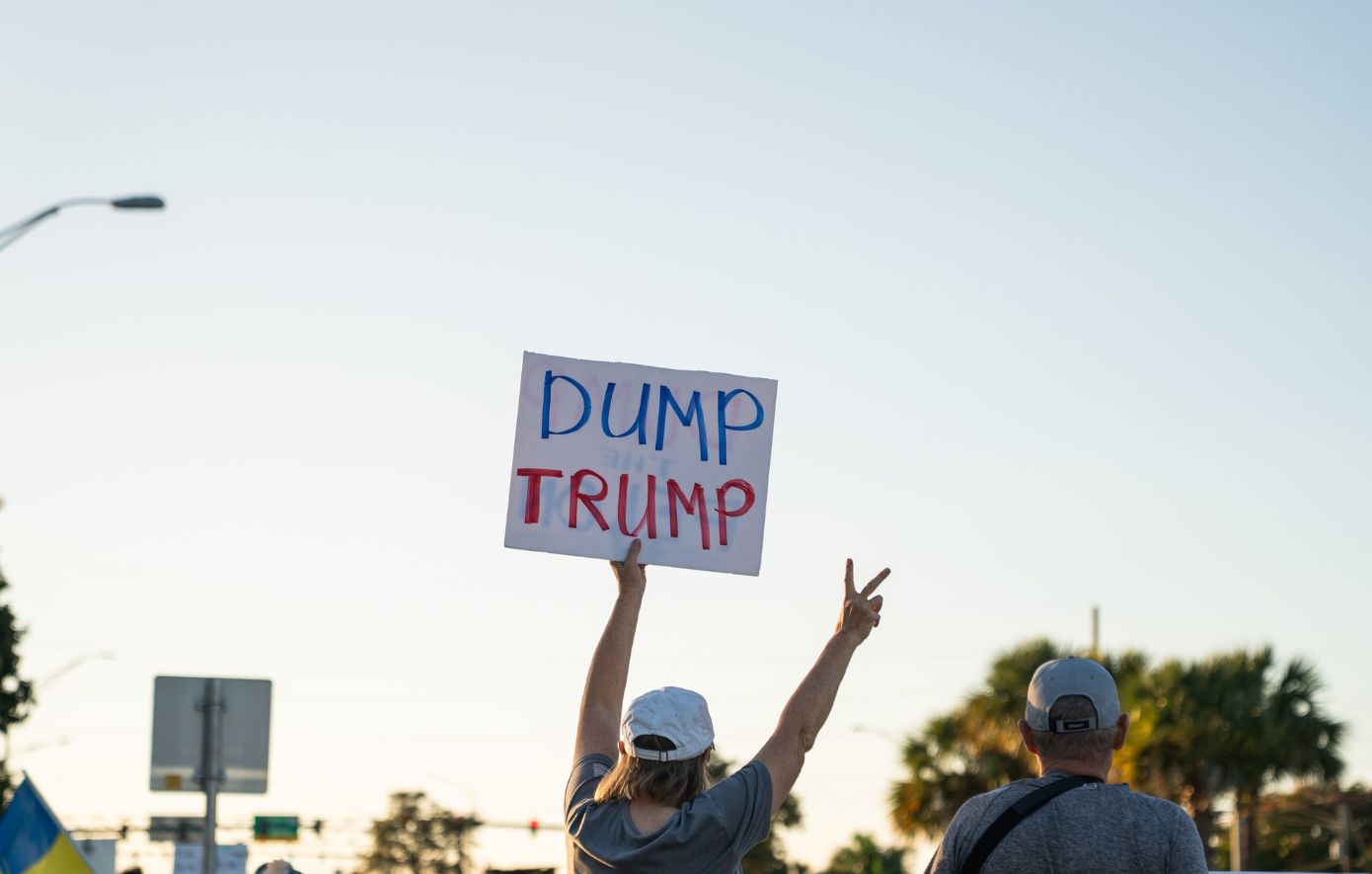 Oxfam: Η περιουσία των δισεκατομμυριούχων αγγίζει νέα ρεκόρ – «Απαράδεκτη η παρουσία του Τραμπ στο Νταβός»