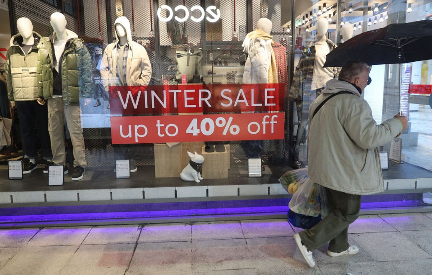 Χειμερινές προσφορές 2026: Ανοιχτά την Κυριακή τα μαγαζιά – Ποια ώρα θα κλείσουν