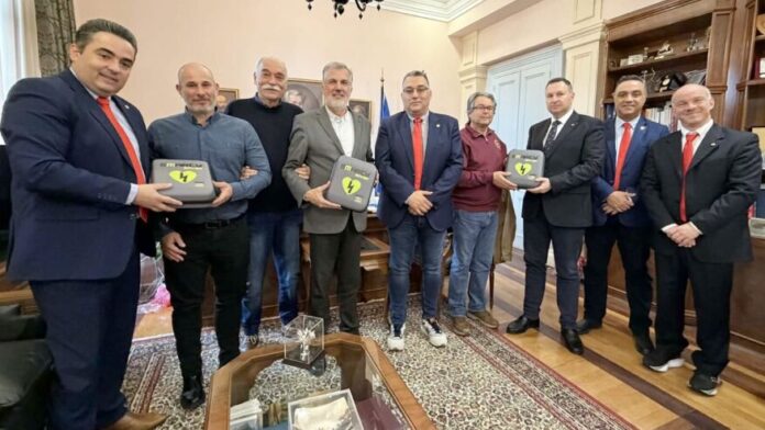Χορηγία 3 απινιδωτών στον Δήμο Κεντρικής Κέρκυρας για τα Διαπόντια Νησιά