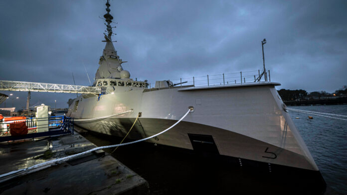Φρεγάτα «Κίμων»: Βίντεο από το ταξίδι του πιο προηγμένου πλοίου του Πολεμικού Ναυτικού