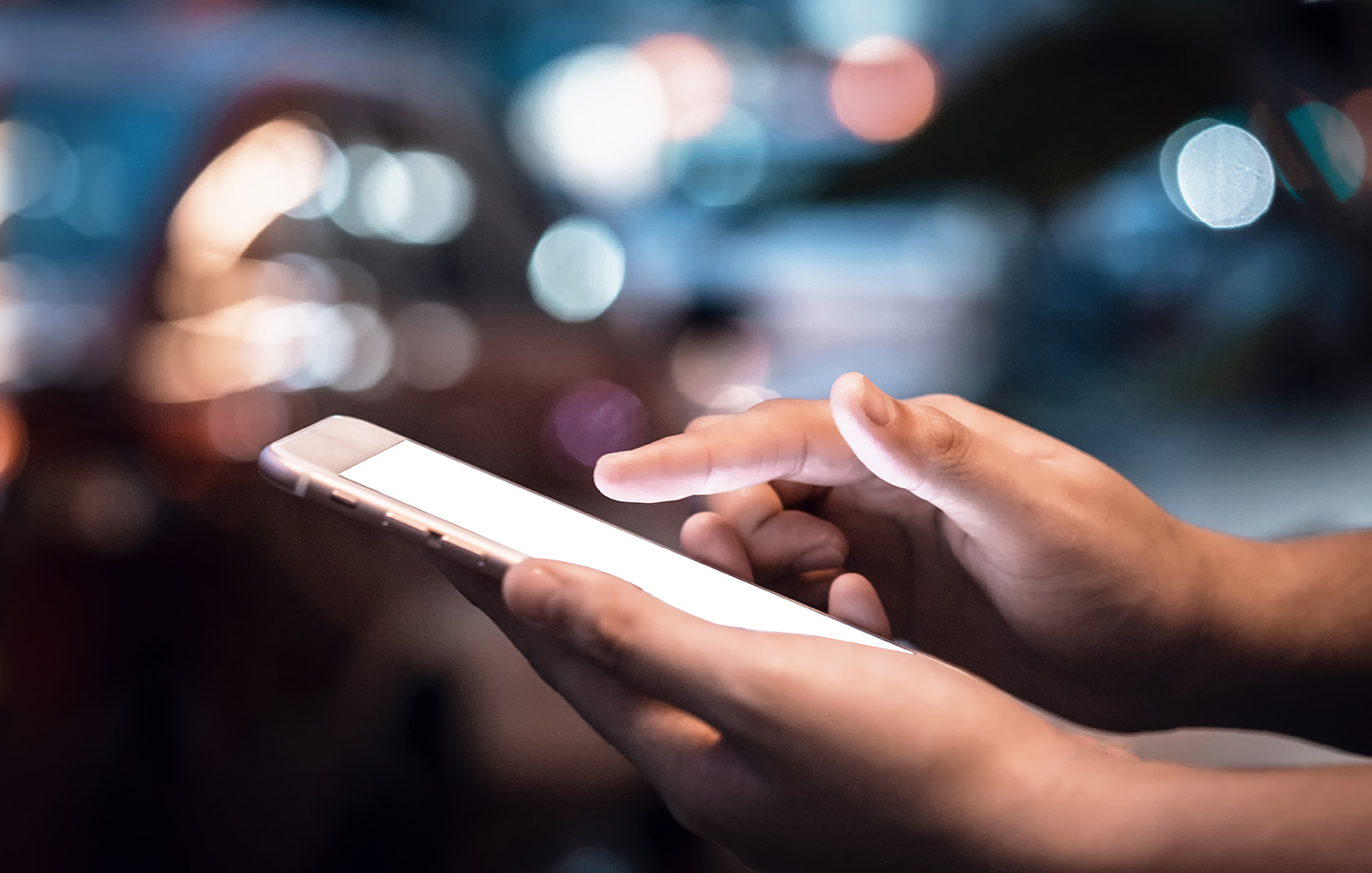 Συναγερμός για απατεώνες που υποκλέπτουν κωδικούς μέσω SMS σε πολυσύχναστα malls – Πώς δρουν