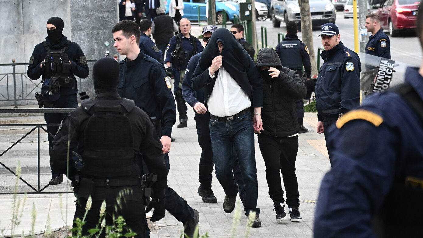 Μετατέθηκε για Νοέμβριο η δίκη της 12χρονης από Κολωνό – Ένταση έξω από το Εφετείο