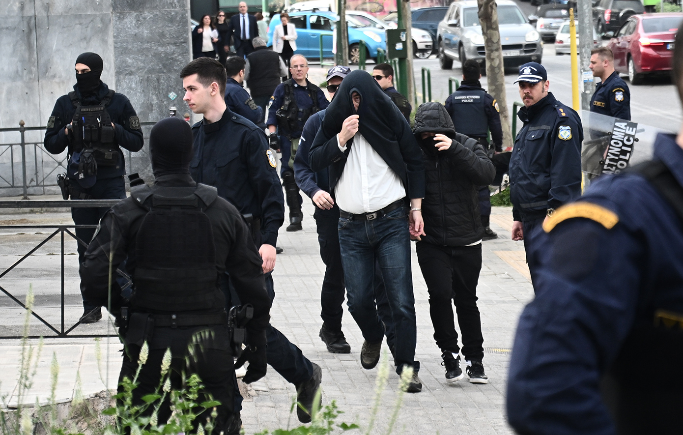 Μετατέθηκε για Νοέμβριο η δίκη της 12χρονης από Κολωνό – Ένταση έξω από το Εφετείο