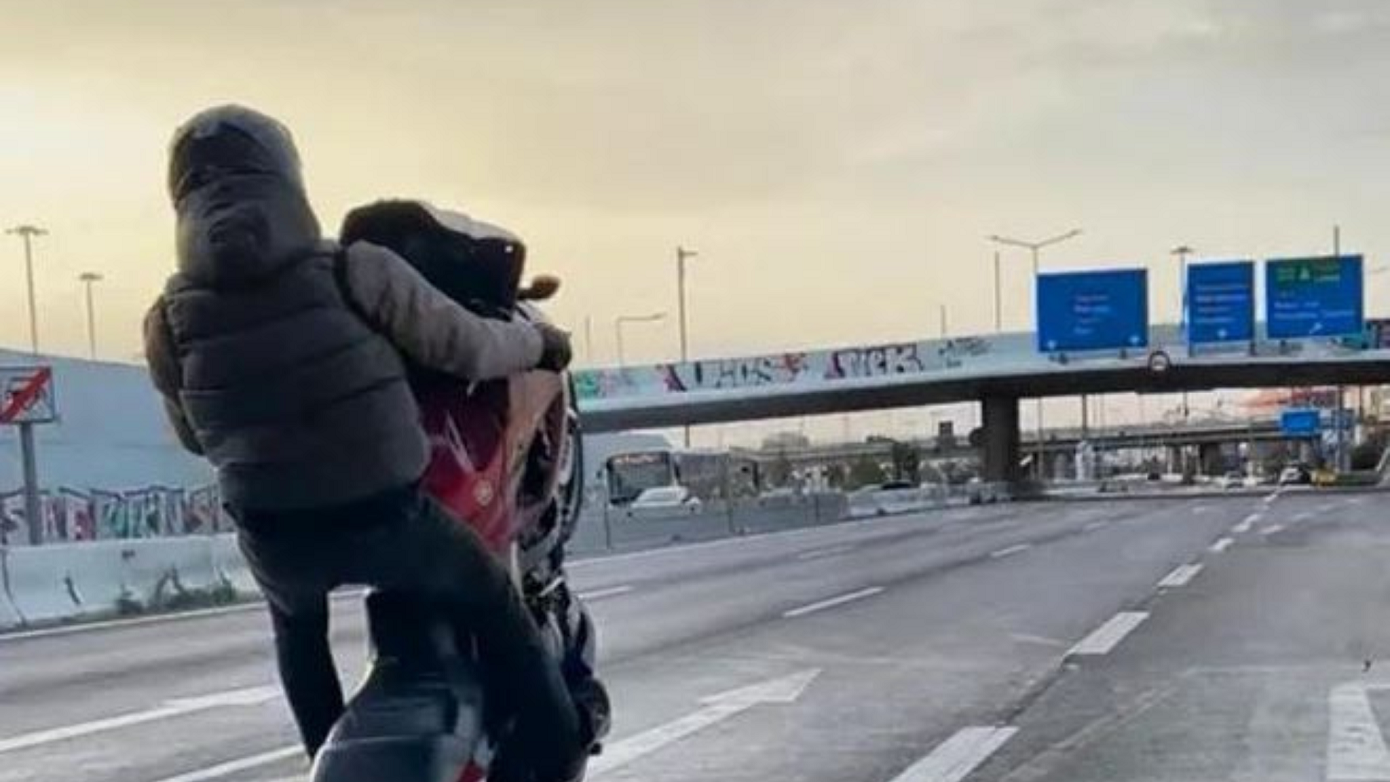 Συνελήφθησαν για ακροβατικά με μηχανές στην Αττική – Έκαναν κόντρες και κατέγραφαν βίντεο