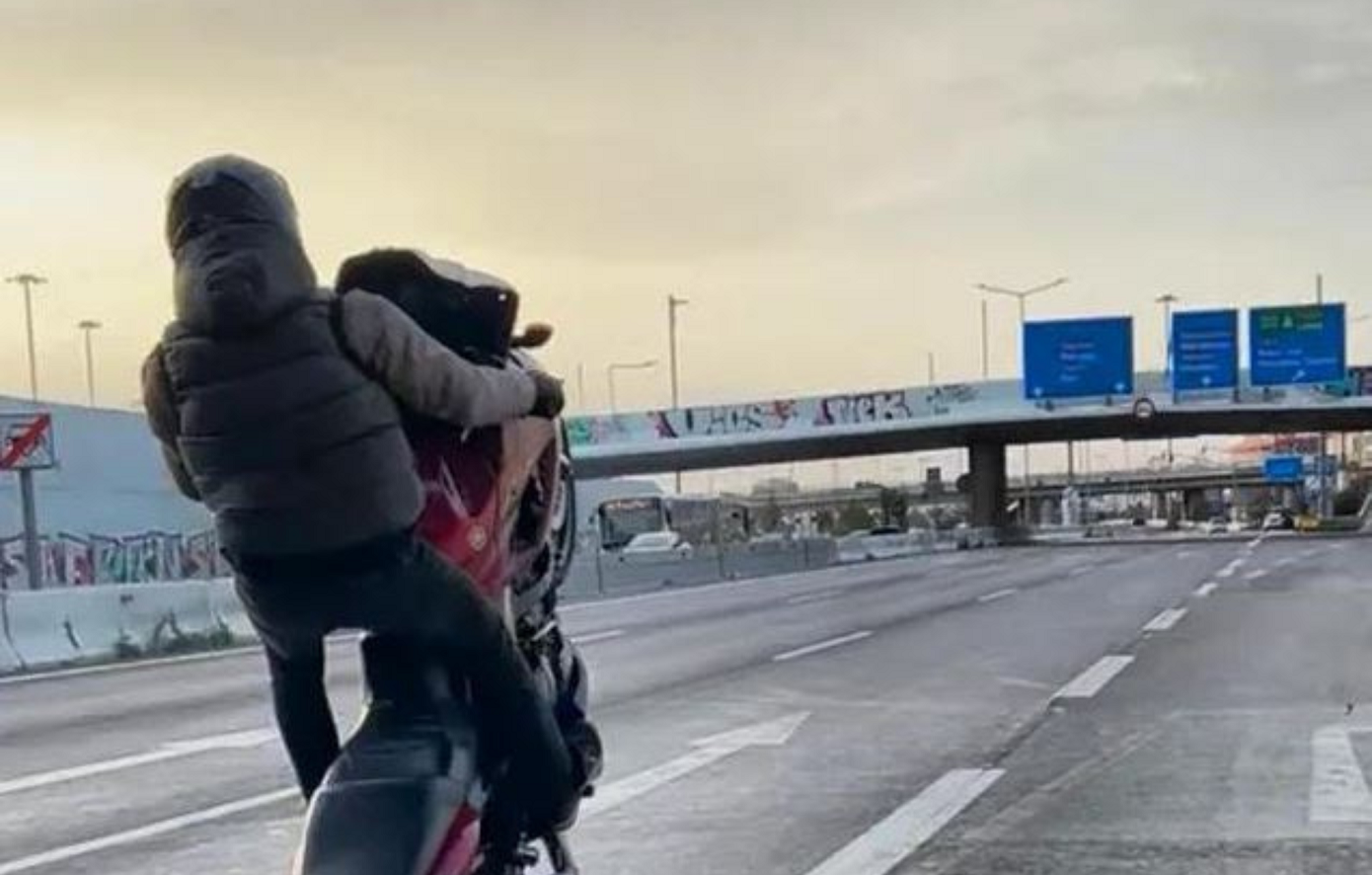 Συνελήφθησαν για ακροβατικά με μηχανές στην Αττική – Έκαναν κόντρες και κατέγραφαν βίντεο