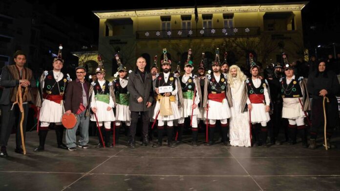 Ξαναζωντάνεψε το έθιμο των Μωμόγερων στον Δήμο Κοζάνης