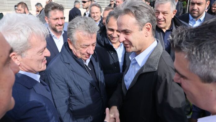 Ο Δήμαρχος Ηρακλείου επισκέπτεται το καινούργιο Διεθνές Αεροδρόμιο Καστελίου