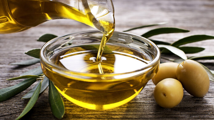 Πώς ανεβαίνει η τιμή του ελαιόλαδου; – Τι αποκαλύπτουν οι νέες μελέτες της Επιτροπής Ανταγωνισμού για τους μηχανισμούς της αγοράς