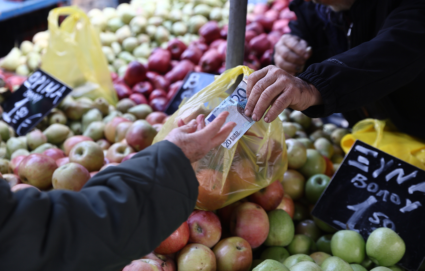Αρχίζει την Τετάρτη η πανελλαδική απεργία στις λαϊκές αγορές – Οι διεκδικήσεις των παραγωγών