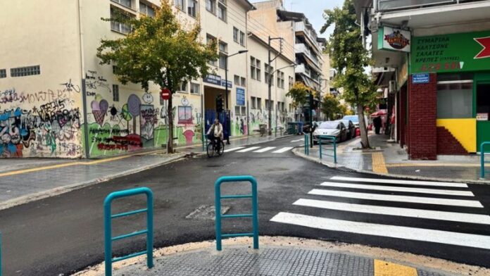 Δ. Λαρισαίων: Ξεκινά η ανακαίνιση πεζοδρομίων στην οδό Ηπείρου