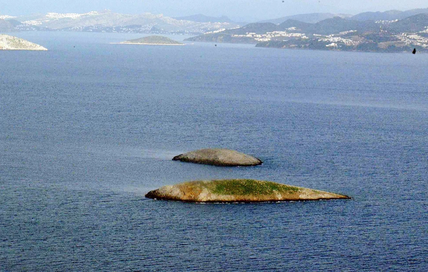 Σαν σήμερα 27 Ιανουαρίου: Η έκρηξη της κρίσης των Ιμίων – Όταν το Αιγαίο πάγωσε από αγωνία