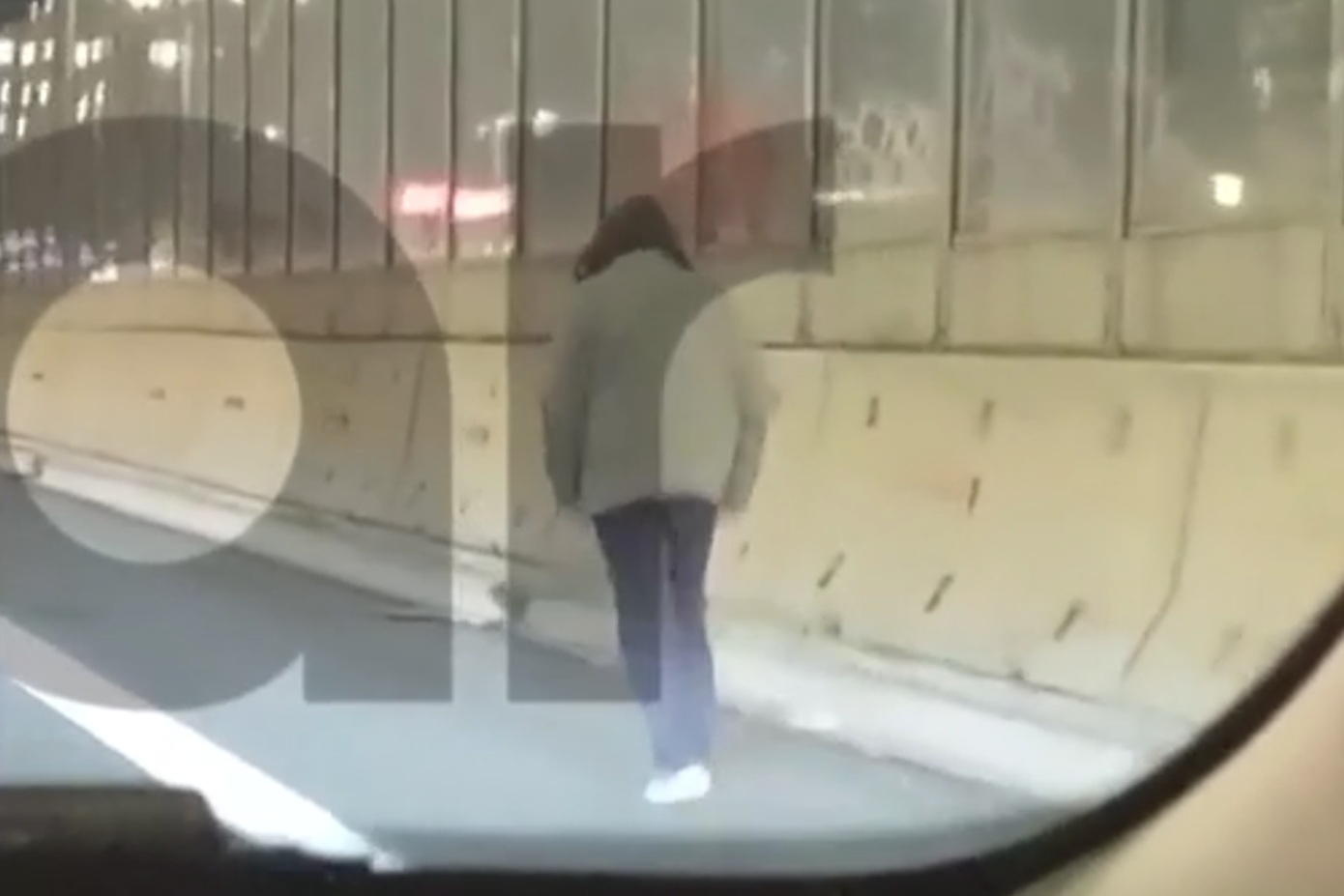 Σοκ! Μεθυσμένος περιπλανιόταν στην Εθνική Οδό από Κηφισιά μέχρι Βαρυμπόμπη – Περπατούσε ζιγκ-ζαγκ στο δρόμο