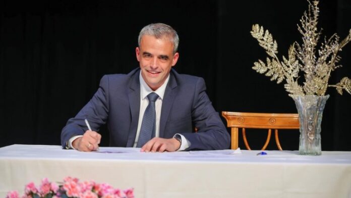 Γράμμα Δημάρχου Μυτιλήνης στο Υπ.Εσ. για την ακύρωση Σχολικών Επιτροπών