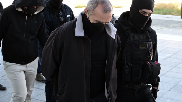 Ξεκινά σήμερα η δίκη για την υπόθεση της 12χρονης στον Κολωνό – «Ξανά στα δικαστήρια η μητέρα μας»