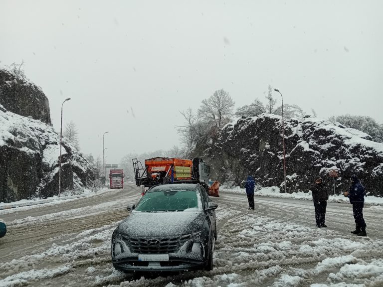 Κλειστή για βαρέα οχήματα η Ε.Ο. Τρικάλων – Ιωαννίνων – Χωρίς ρεύμα η Αν. Αργιθέα