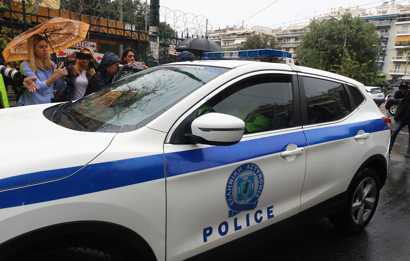 Δύο άνδρες στην Παιανία συνελήφθησαν για εκβιασμό και κλοπή – Άρπαξαν 20.000 ευρώ