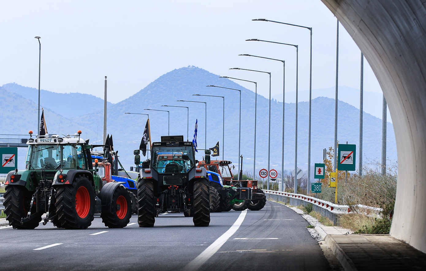 Ελεύθεροι οι δρόμοι στα μπλόκα της Βόρειας Ελλάδας: Σήμερα οι αποφάσεις για διήμερο αποκλεισμό – «Θα εντείνουμε τις δράσεις», δηλώνουν οι αγρότες