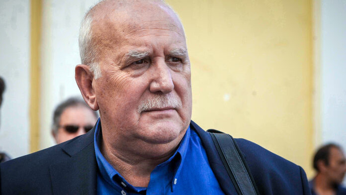Το αντίο της ΕΣΗΕΑ στον Γιώργο Παπαδάκη – «Καθιέρωσε σχολή στην ελληνική τηλεοπτική παρουσίαση»