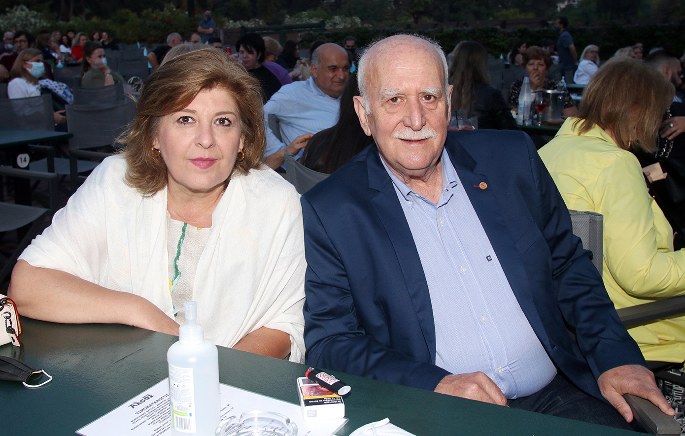 Η ζωτική σχέση του Γιώργου Παπαδάκη με την Τίνα Παπαδέλη και το στενό δέσιμο με τους τρεις γιους του – Η φράση στον Κυριακού για τη γυναίκα του