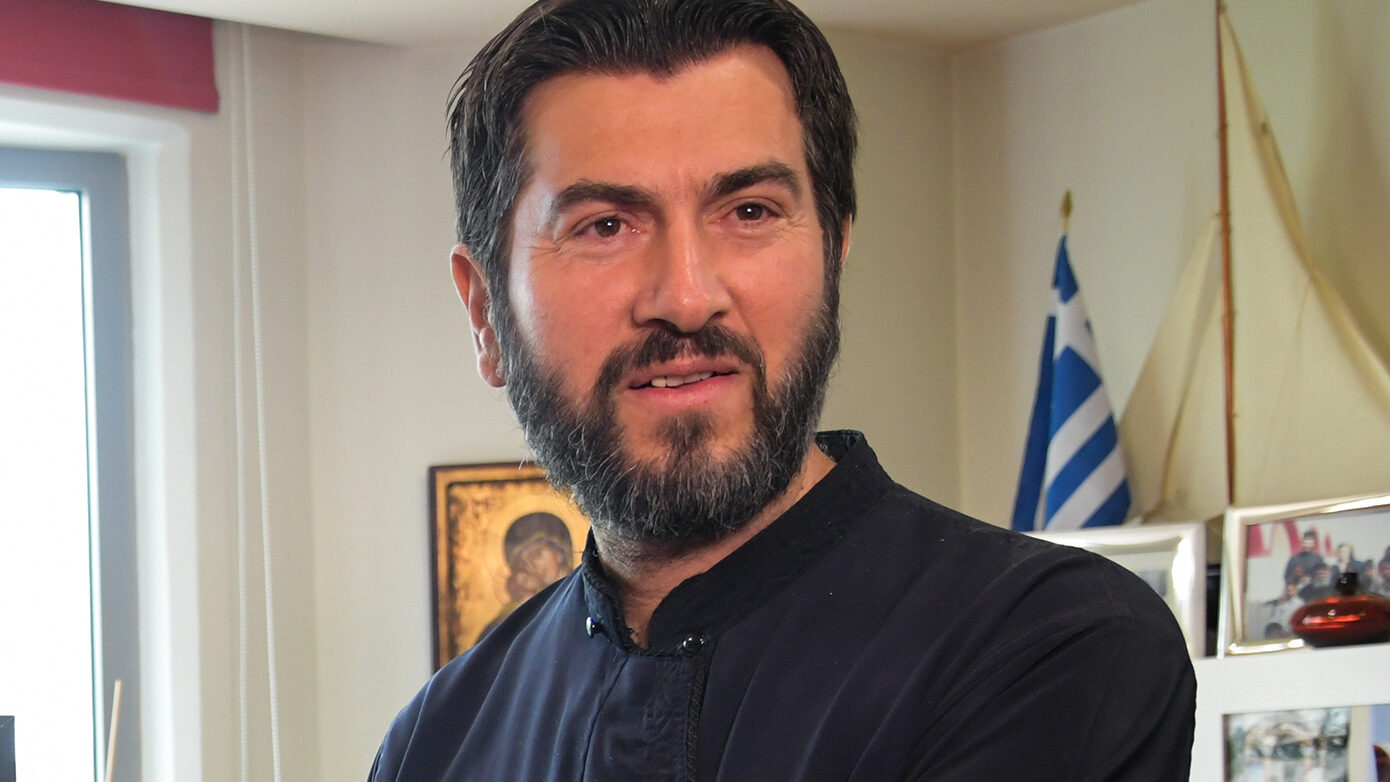 Κιβωτός του Κόσμου: Παραιτήσεις νομικών και απομάκρυνση του πατρός Αντωνίου από το Εφετείο