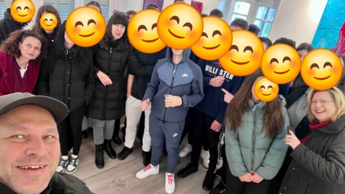 Μαθητική Εξόρμηση στη Δημοτική Πινακοθήκη Λυκόβρυσης – Πεύκης