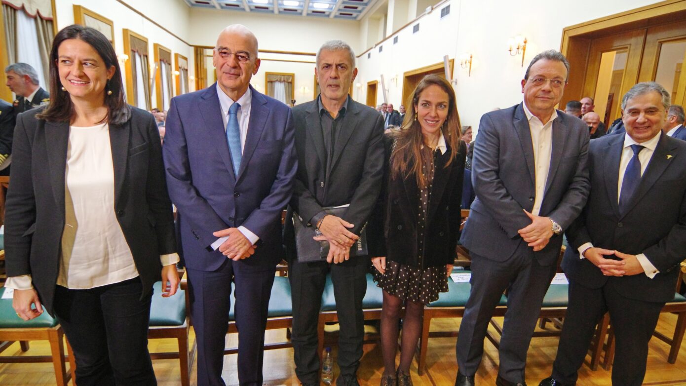 Ο Δήμαρχος Πειραιά στην εκδήλωση κοπής βασιλόπιτας του Ε.Β.Ε.Π.