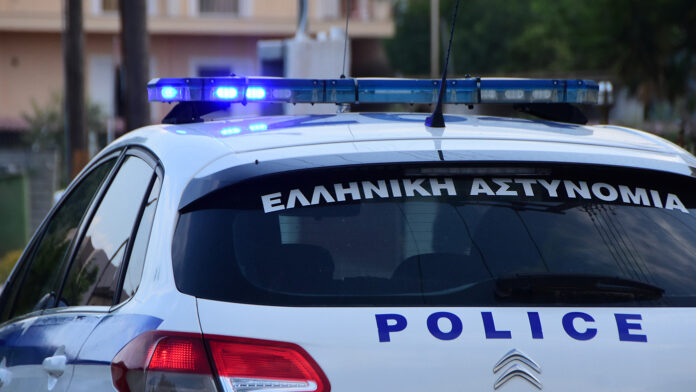 Σκηνές τρόμου στο Ηράκλειο: Επιτέθηκε με τσεκούρι σε μητέρα και κόρη – «Μου δόθηκε εντολή να σκοτώσω»