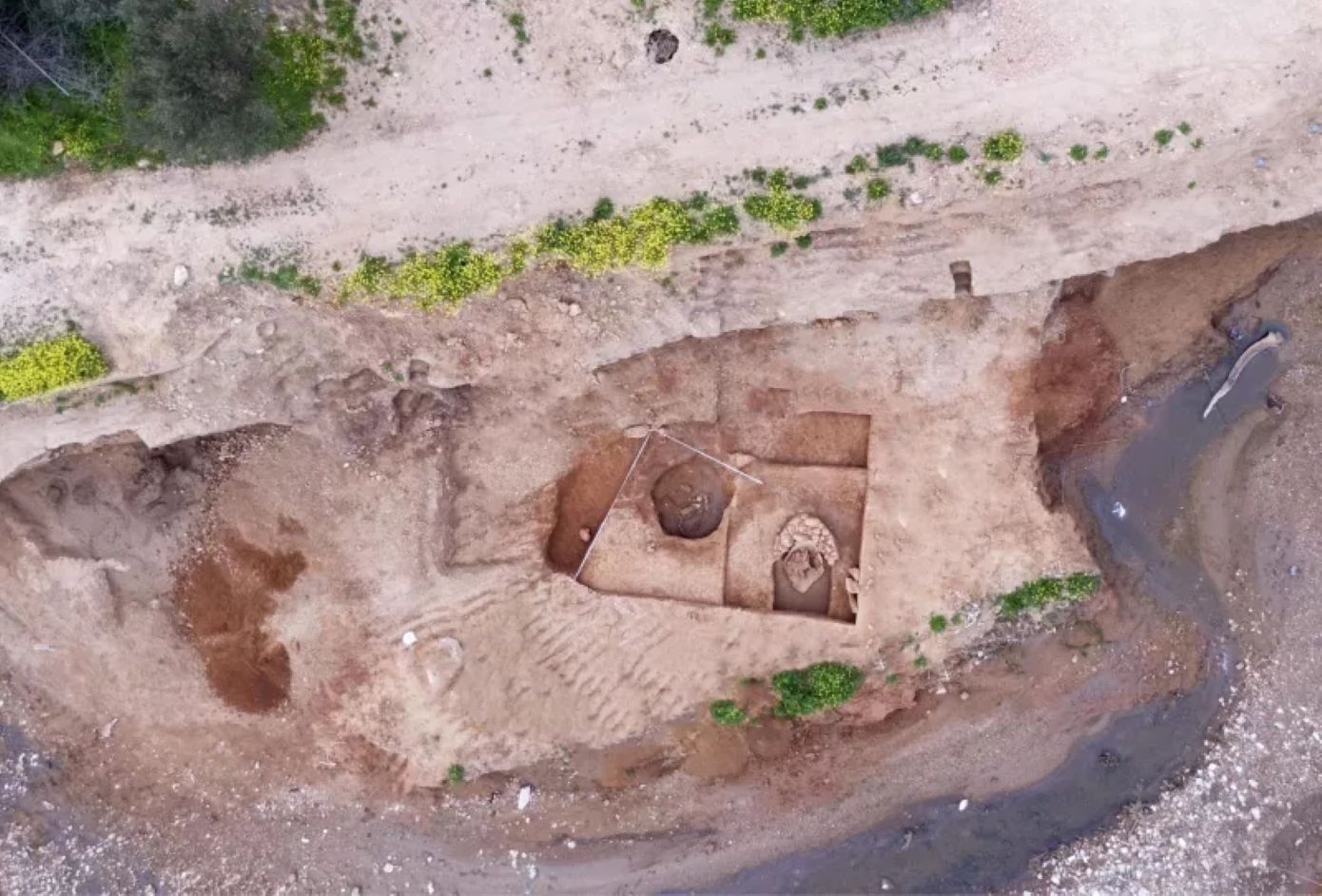 Ο πίθος που έκρυβε δύο ανθρώπους και μια ιστορία 5.000 χρόνων – Σημαντικά αρχαιολογικά ευρήματα στη Ραφήνα