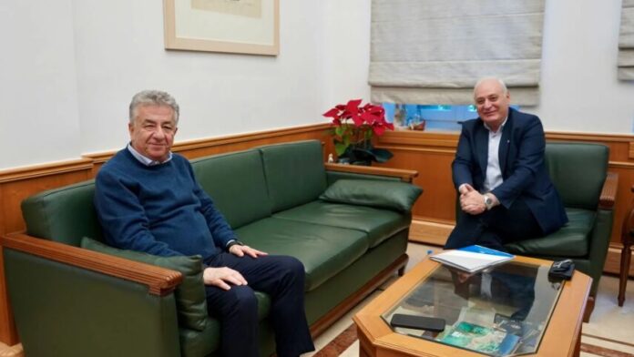 Συνάντηση του Περιφερειάρχη Κρήτης με τον Δήμαρχο της Βιάννου