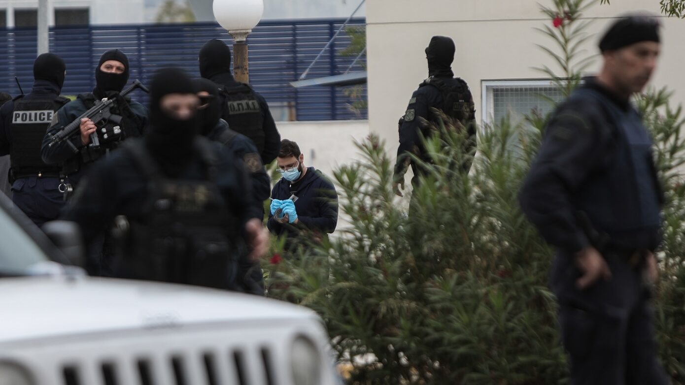 Μεγάλη αστυνομική επιχείρηση σε εξέλιξη στην Πανεπιστημιούπολη Ζωγράφου – Συλλήψεις για εμπόριο ναρκωτικών