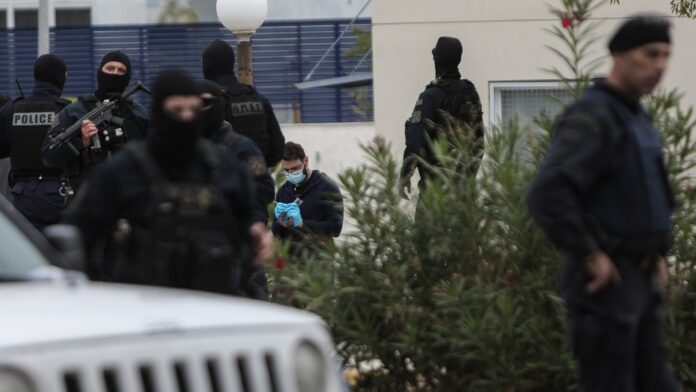 Μεγάλη αστυνομική επιχείρηση σε εξέλιξη στην Πανεπιστημιούπολη Ζωγράφου – Συλλήψεις για εμπόριο ναρκωτικών