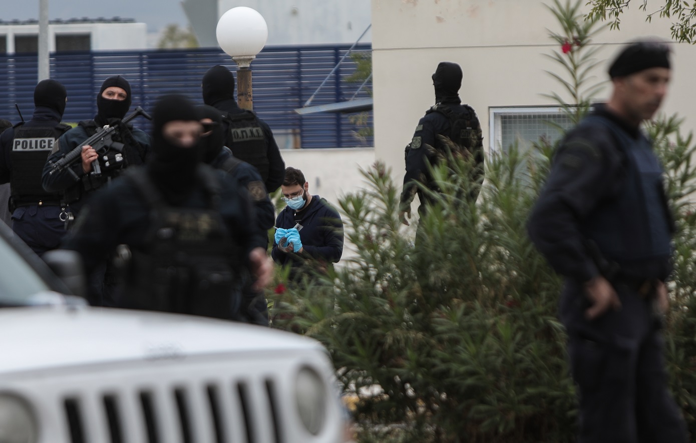 Μεγάλη αστυνομική επιχείρηση σε εξέλιξη στην Πανεπιστημιούπολη Ζωγράφου – Συλλήψεις για εμπόριο ναρκωτικών