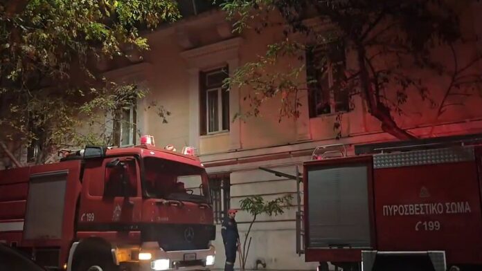 Συναγερμός στο κέντρο της Αθήνας: Φωτιά σε κτίριο της Προεδρίας της Δημοκρατίας στη Βασιλέως Γεωργίου