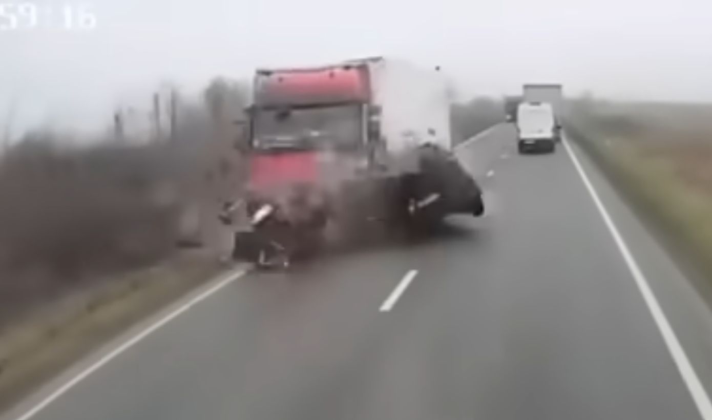 Λεπτά πριν το φρικτό τροχαίο με τους οπαδούς του ΠΑΟΚ: «Το βίντεο είναι ακατανόητο – Πανικόβλητη τροχοπέδηση από τον οδηγό του βαν»