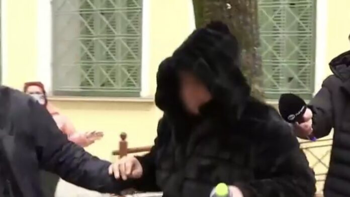 Αποκάλυψη: Η δασκάλα που φίμωσε μαθητή έπαιρνε φάρμακα για 16 χρόνια – «Από αύριο εκτός σχολείου» ανακοινώνει το υπουργείο