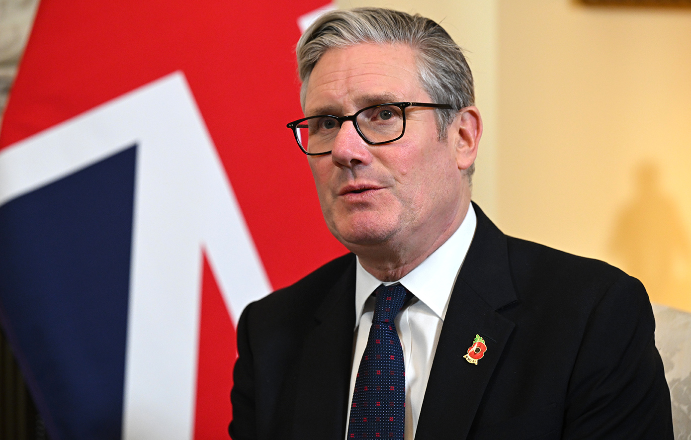 Ο Στάρμερ επισκέπτεται το Πεκίνο για να προωθήσει μια «πραγματιστική συνεργασία» με τον ασιατικό κολοσσό