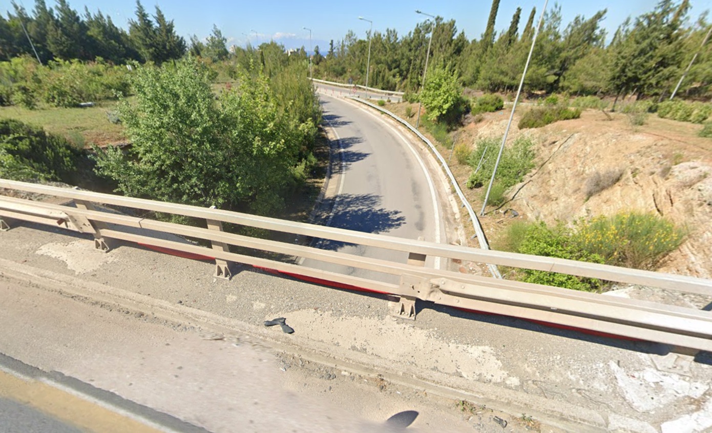 Θεσσαλονίκη: Γυναίκα βούτηξε από γέφυρα και υπέστη σοβαρό τραυματισμό